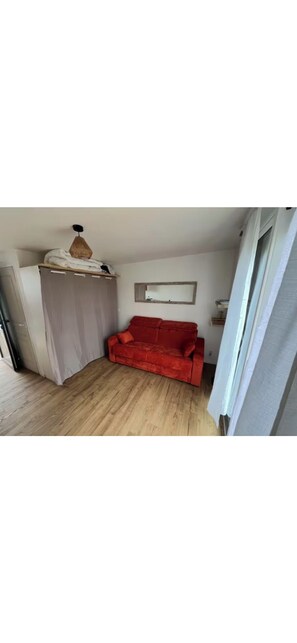 Living area - Vrbo Property (Talmont-Saint-Hilaire)