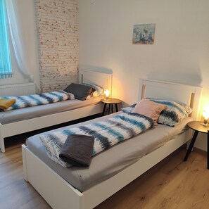 Free WiFi, bed sheets - Vrbo Property (Oberdrosen)