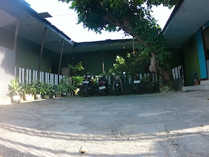 Free self parking - Taba Yama Trip & Homestay (Banyuwangi)
