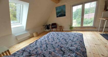 A Historic Forest Retreat: A Shabby-Chic Duplex with a Fireplace in the National Park