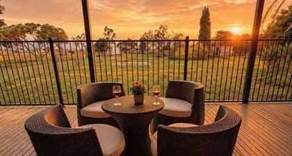 Spacious Stylish 5-Acre Home with Fire Pit & BBQ