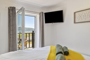 3 bedrooms, Internet, bed sheets - Gorgeous holiday cottage with outdoor pool (LLansteffan)