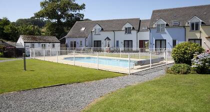 Gorgeous holiday cottage with outdoor pool