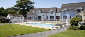Gorgeous holiday cottage with outdoor pool