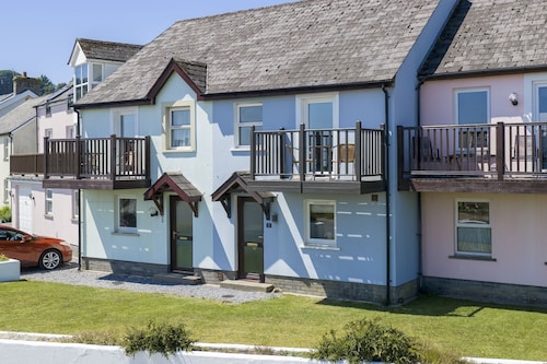 Gorgeous holiday cottage with outdoor pool