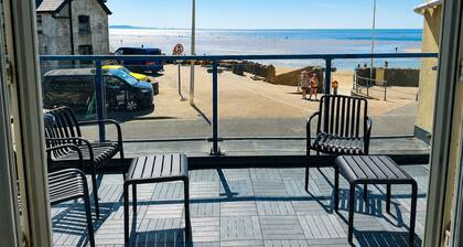 Beachfront Apartment with Stunning Sea Views in Pendine
