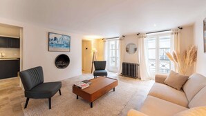 Living area - 2BDR 2 Bath Rare Saint Germain des Pres (Paris)