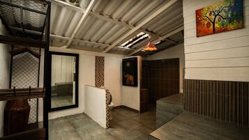 Romantic Bungalow, Garden View | Interior