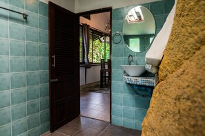 Exclusive Villa, Garden View | Bathroom | Shower, towels, soap, shampoo - Spice Koh Phangan (Koh Phangan)