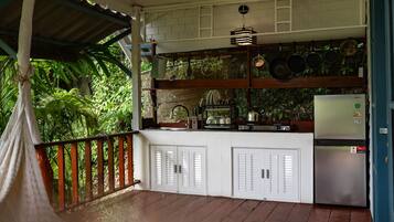 Comfort Bungalow, Garden View | Private kitchen