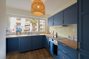 Private kitchen - Vrbo Property (Cavalaire-sur-Mer)