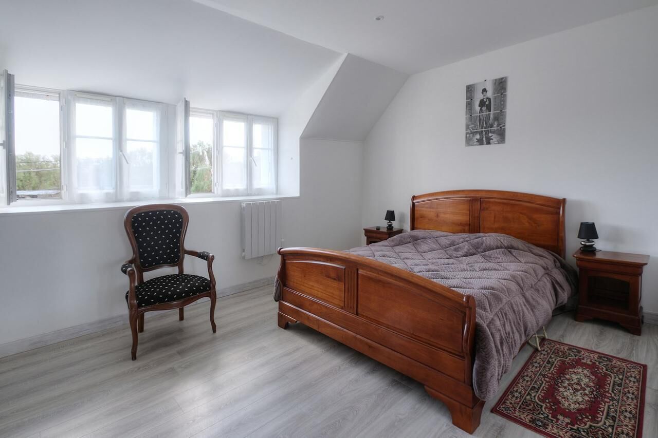 3 bedrooms, iron/ironing board, bed sheets