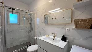 Bathroom - Oliviera Calm Home - 7 Min Walk to Beach View, Pool (Maleme)