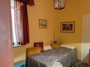 2 chambres, fer et planche à repasser, accès Internet, draps fournis