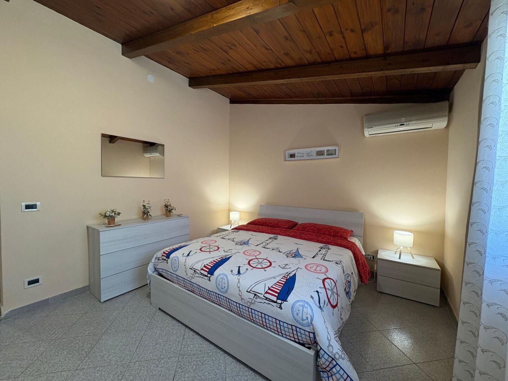 2 bedrooms, iron/ironing board, travel cot, free WiFi