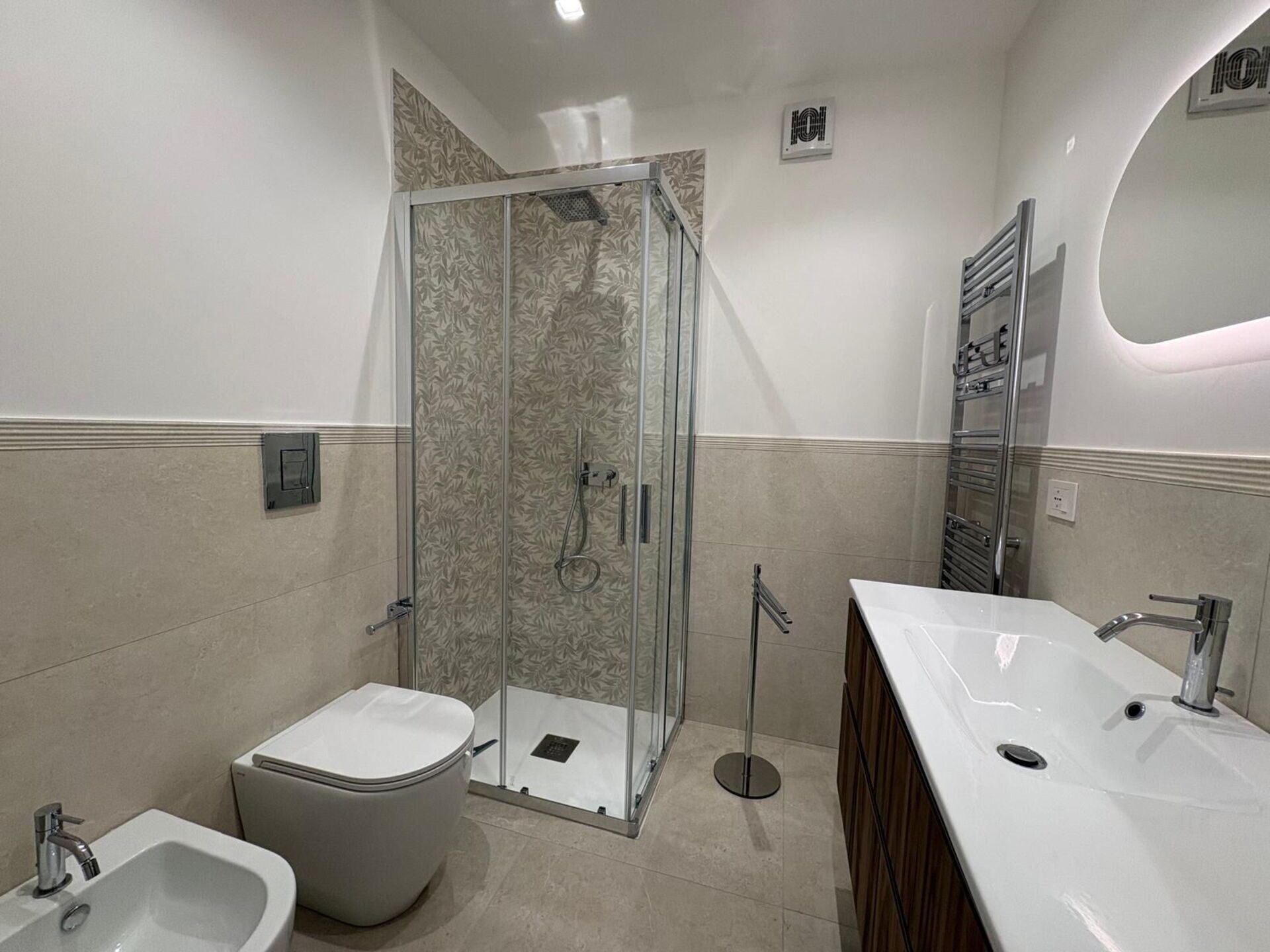 Doccia, asciugacapelli, bidet
