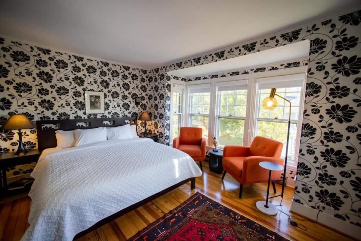 Doppelzimmer, Balkon, eingeschränkter Meerblick | Bügeleisen/Bügelbrett, kostenloses WLAN