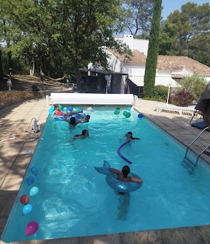 Outdoor pool - Provence Villa, Air Conditioning, Swing Pool, Tennis, St. Victoire & Forest View, Snooker, Whiskey Bar (Peynier)