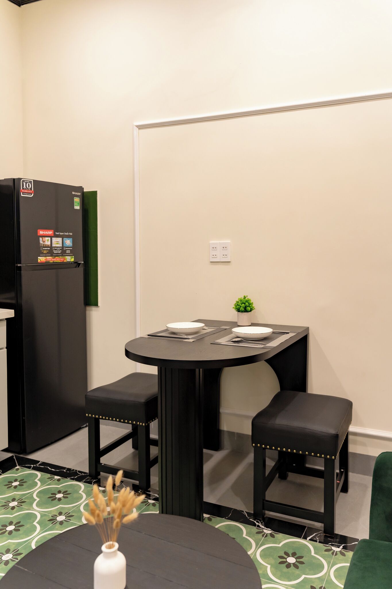Deluxe Twin Room, Courtyard View | Dining