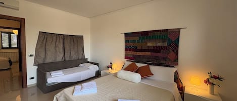 7 室のベッドルーム、アイロン / アイロン台、旅行用ベビーベッド、WiFi (無料)