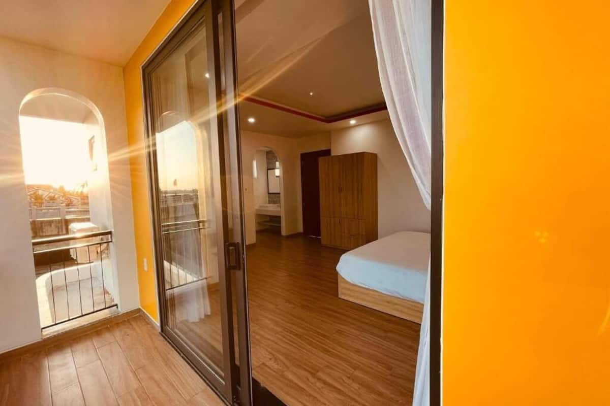 Deluxe Double Room, Balcony | Desk, WiFi (free)