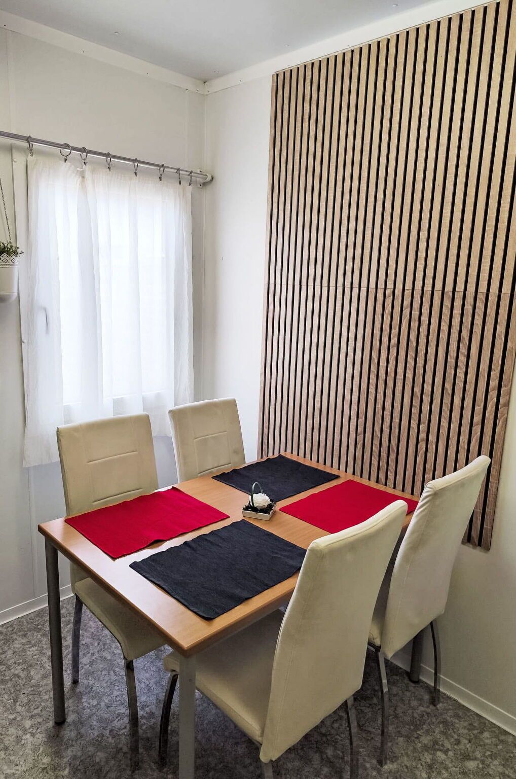 Möbel, Interior Design, Holz, Flooring, Tabelle, Textil, Fussboden, Beleuchtung, Stuhl, Küche & Esszimmer Tisch