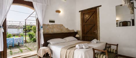 4 bedrooms, iron/ironing board, travel cot, free WiFi