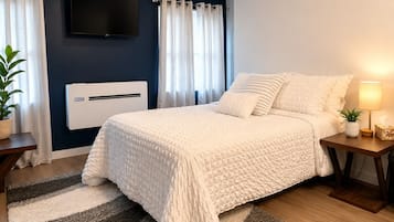 1 bedroom, WiFi (free), bed sheets