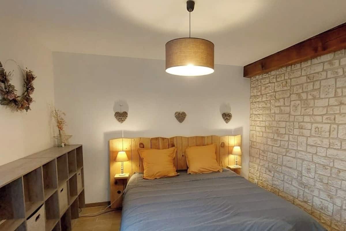 Casa, patio, vista giardino | Tende oscuranti, insonorizzazione, ferro/asse da stiro, Wi-Fi gratuito