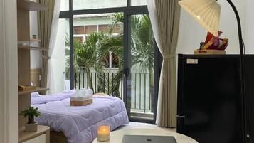 Signature Studio | Desk, laptop workspace, free WiFi