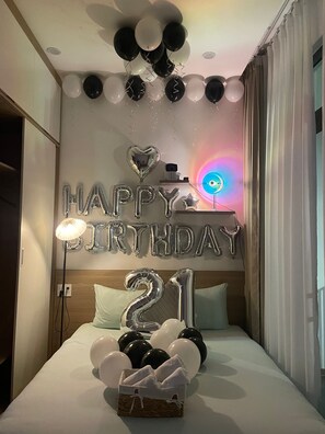 Deluxe Double Room, Balcony | Desk, laptop workspace, free WiFi - NHÀ TRONG NGÕ (Ngu Hanh Son)