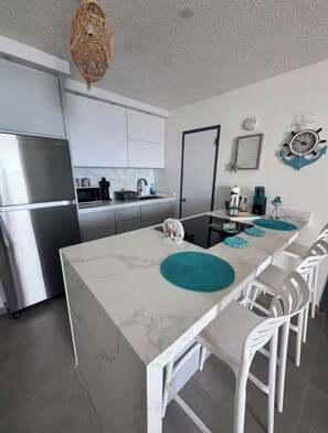 Coffee/tea maker, fridge, microwave, stovetop - Private Island/Oceanview/25 ft. Balcony/Condo/2 kayaks (Fajardo)