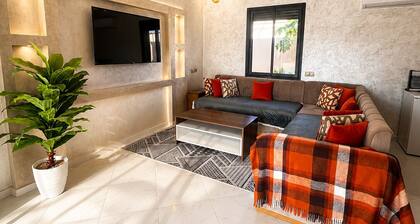 3-bedroom Villa with Privat Pool AC & Sauna in Igbar Izdar