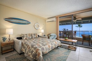 1 bedroom, iron/ironing board, free WiFi, bed sheets - Kona Reef F22: Top-Floor Condo with Ocean Views (Kailua-Kona)