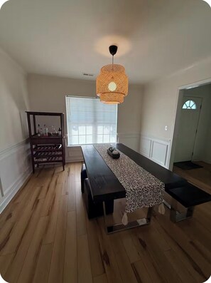 Dining - Chic spacious retreat in Charlotte, NC Near city and airport! (Charlotte)