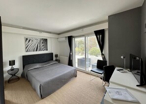 Unclassified image, 3 of 28, button - Hotel l'Orangeraie (Le Lavandou)