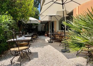 Unclassified image, 4 of 28, button - Hotel l'Orangeraie (Le Lavandou)
