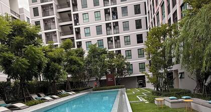 Cozy 1-bedroom apartment in fabulous Bang Chak area with AC