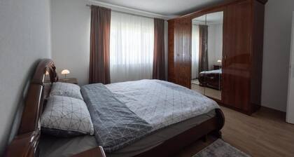 Alba House Bihac - Cozy 2-bedroom house in delightful Bihać with AC