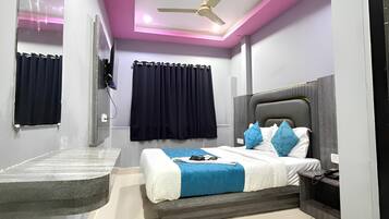 Classic Double Room | Desk, free WiFi