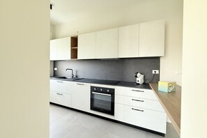 Fridge, dishwasher - S373 – Sirolo, new one-bedroom apartment with a/c, convenient to the beach (Sirolo)