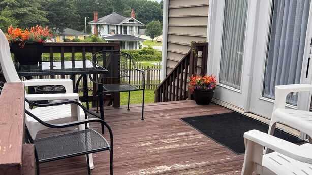 Terrace/patio - 3-bedroom house in amazing Camden with cool AC and charm (Camden)