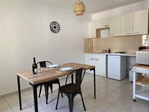 Coffee/tea maker, fridge, microwave, stovetop - Vrbo Property (Lons-le-Saunier)
