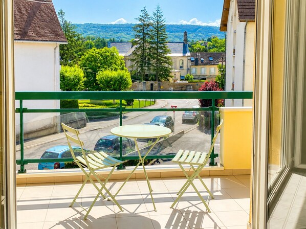 Interior - Vrbo Property (Lons-le-Saunier)
