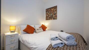 2 bedrooms, iron/ironing board, WiFi, bed sheets