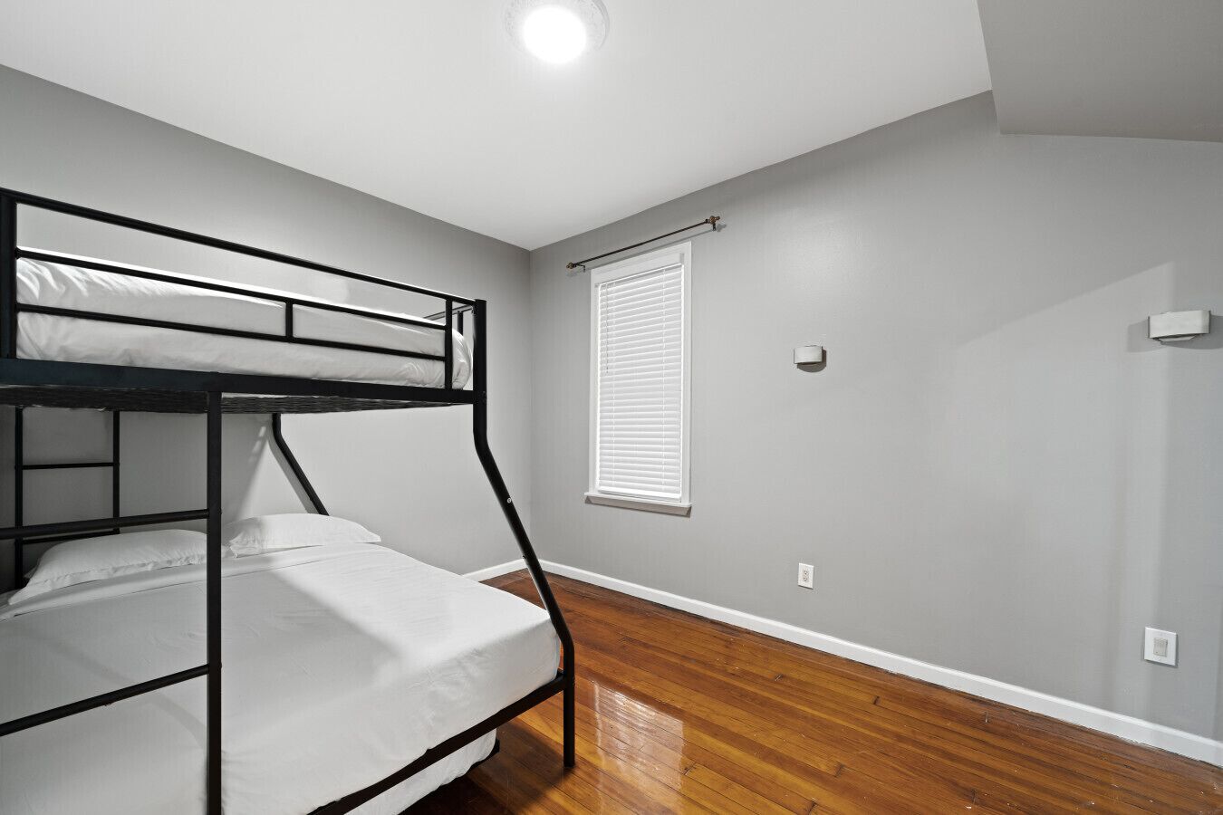 Desk, iron/ironing board, travel crib, WiFi