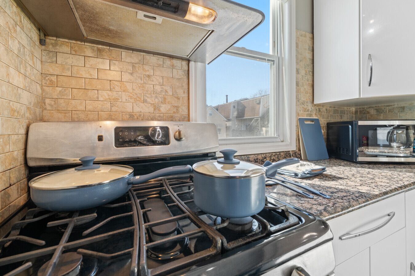 Coffee/tea maker, fridge, microwave, oven