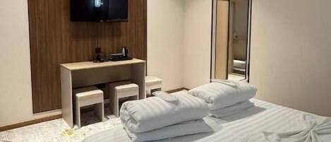 Standard Double Room, City View | Desk, free WiFi