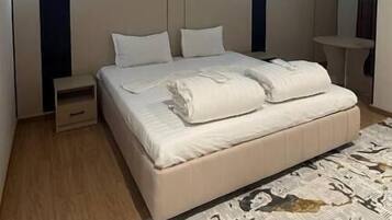 Standard Double Room, City View | Desk, free WiFi