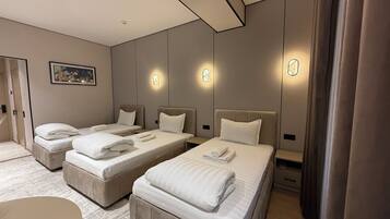 Standard Twin Room, Balcony, City View | Spa